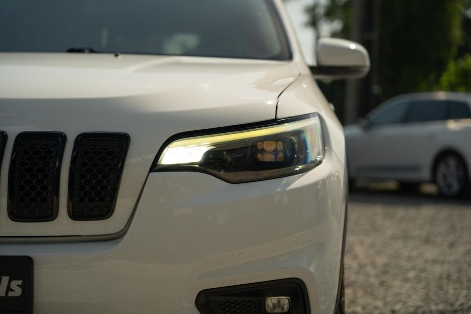 Продам Jeep Cherokee Latitude Plus 2020 года в Черновцах