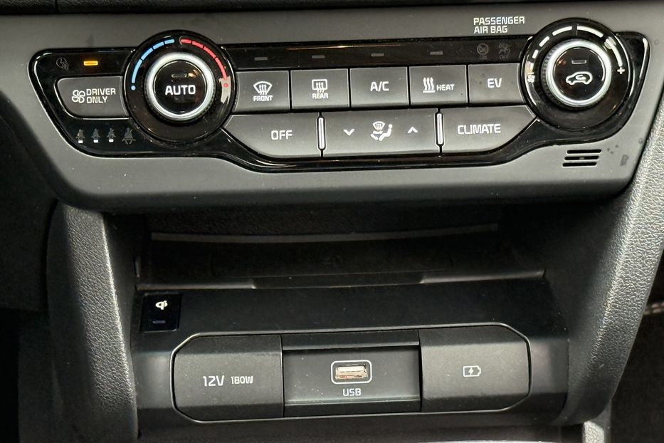 Продам Kia Niro 64квт АВТО В РІВНОМ 2021 года в Львове