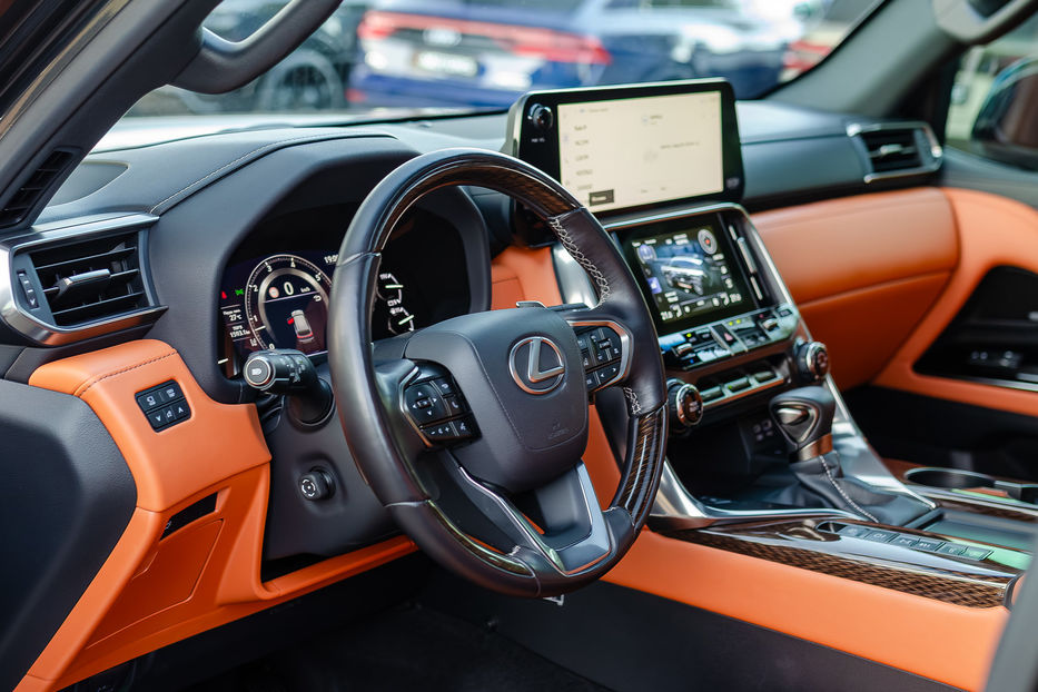 Продам Lexus LX 570 LX600 Superior 2023 года в Киеве