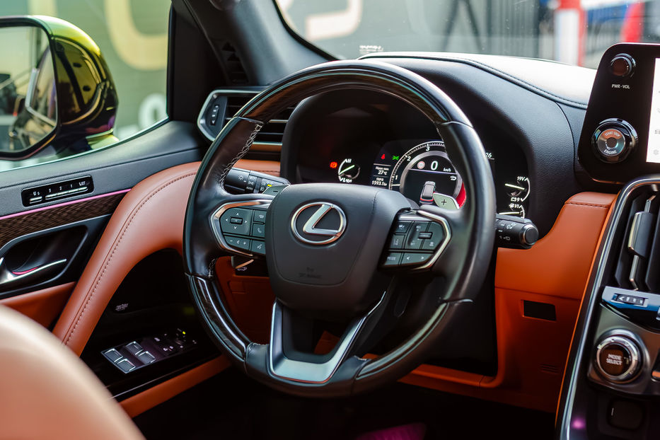 Продам Lexus LX 570 LX600 Superior 2023 года в Киеве