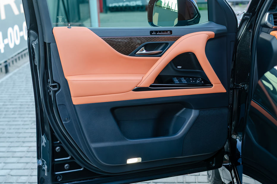 Продам Lexus LX 570 LX600 Superior 2023 года в Киеве