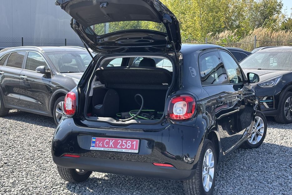 Продам Smart Forfour 22 квт 2018 года в Львове