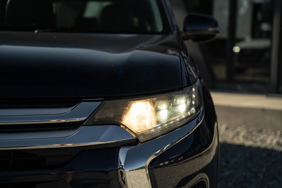 Продам Mitsubishi Outlander SE 2016 года в Черновцах