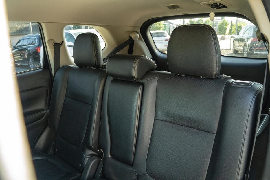 Продам Mitsubishi Outlander SE 2016 года в Черновцах