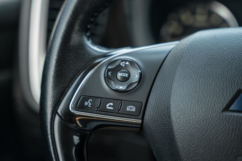 Продам Mitsubishi Outlander SE 2016 года в Черновцах