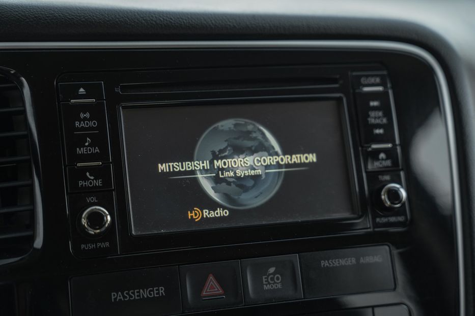 Продам Mitsubishi Outlander SE 2016 года в Черновцах