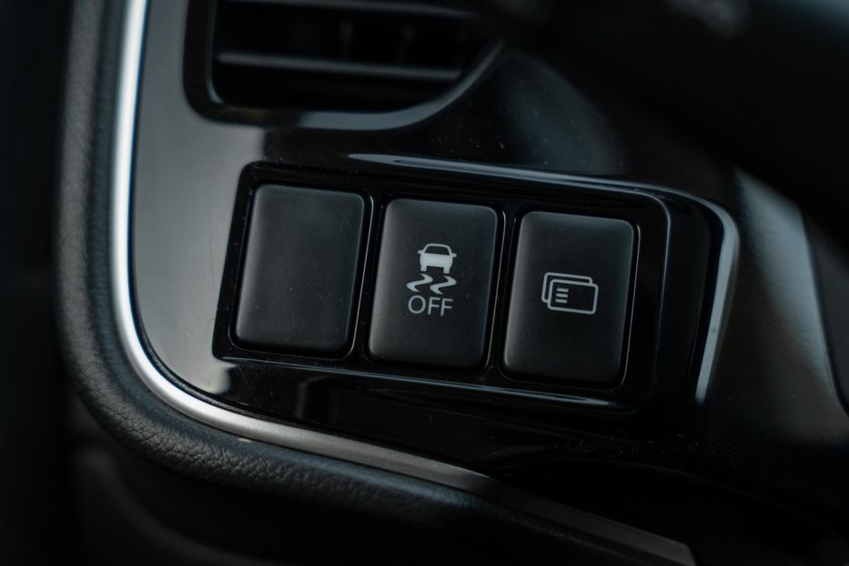 Продам Mitsubishi Outlander SE 2016 года в Черновцах