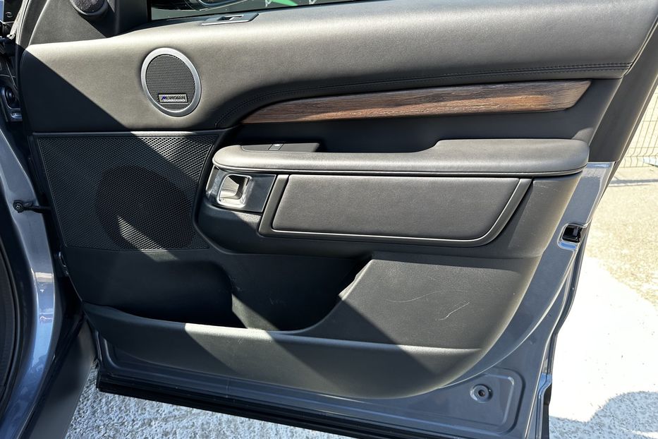 Продам Land Rover Discovery 5 HSE Luxury 2019 года в Киеве