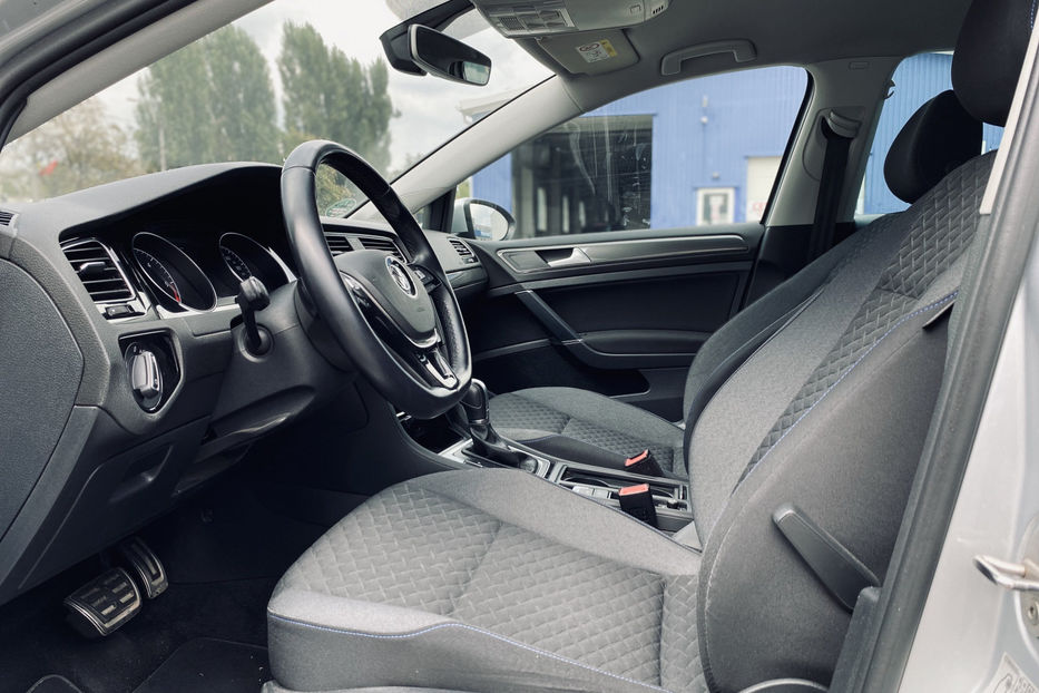 Продам Volkswagen Golf VII 2018 года в Киеве