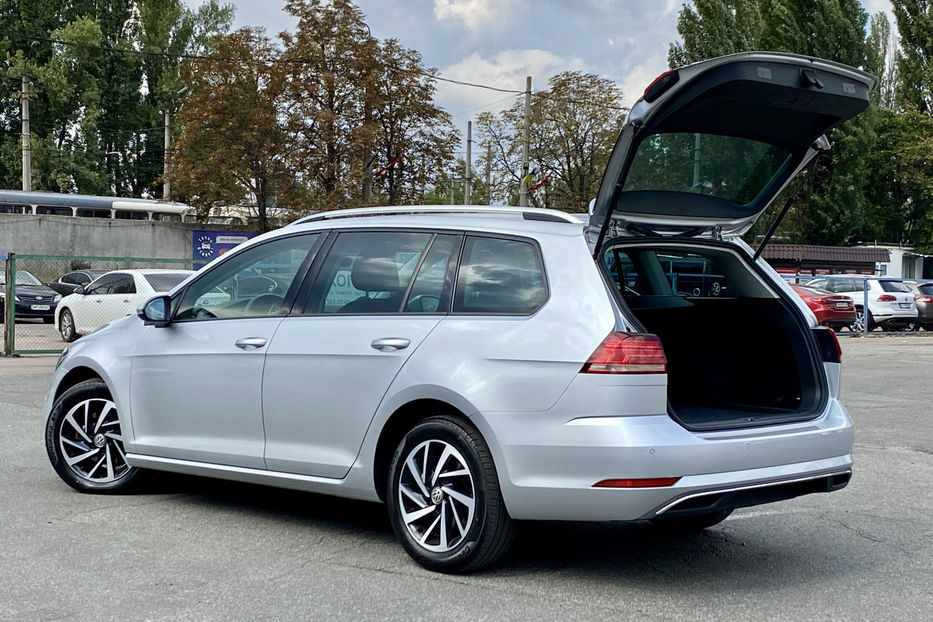 Продам Volkswagen Golf VII 2018 года в Киеве