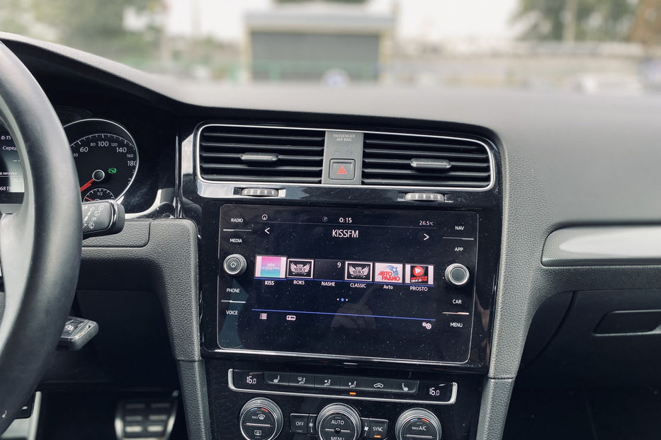 Продам Volkswagen Golf VII 2018 года в Киеве