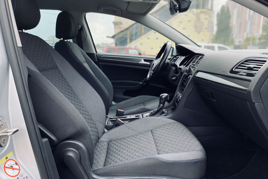 Продам Volkswagen Golf VII 2018 года в Киеве