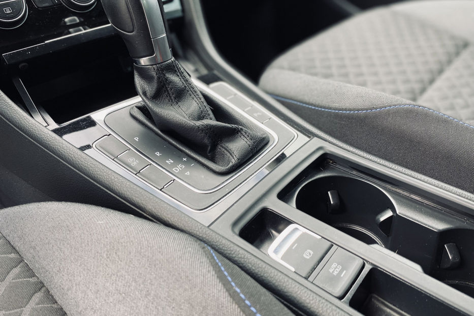 Продам Volkswagen Golf VII 2018 года в Киеве