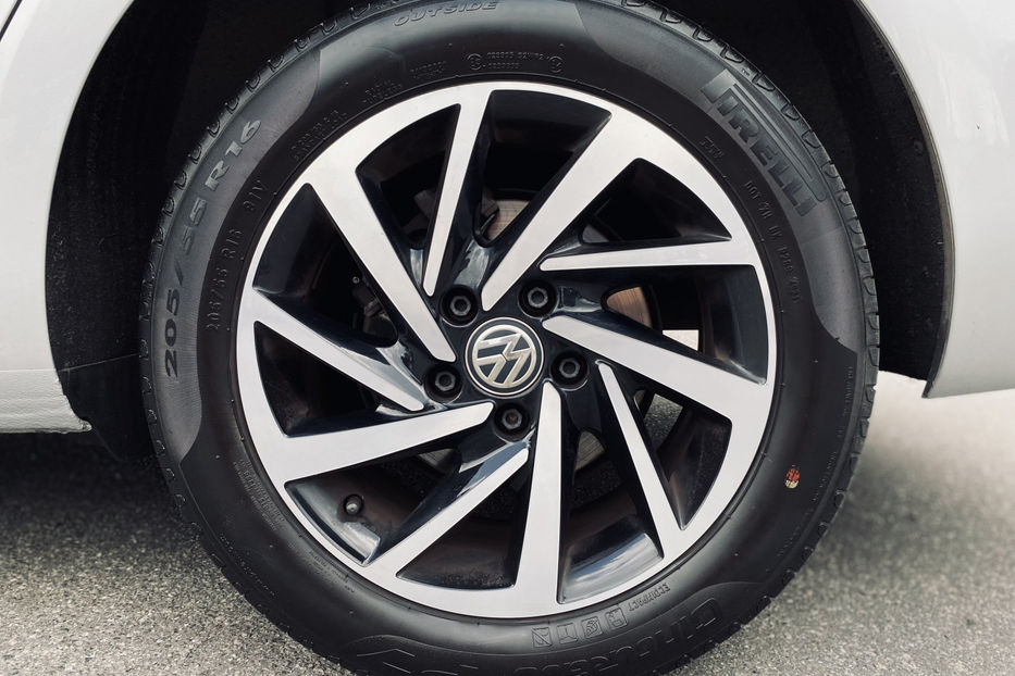 Продам Volkswagen Golf VII 2018 года в Киеве