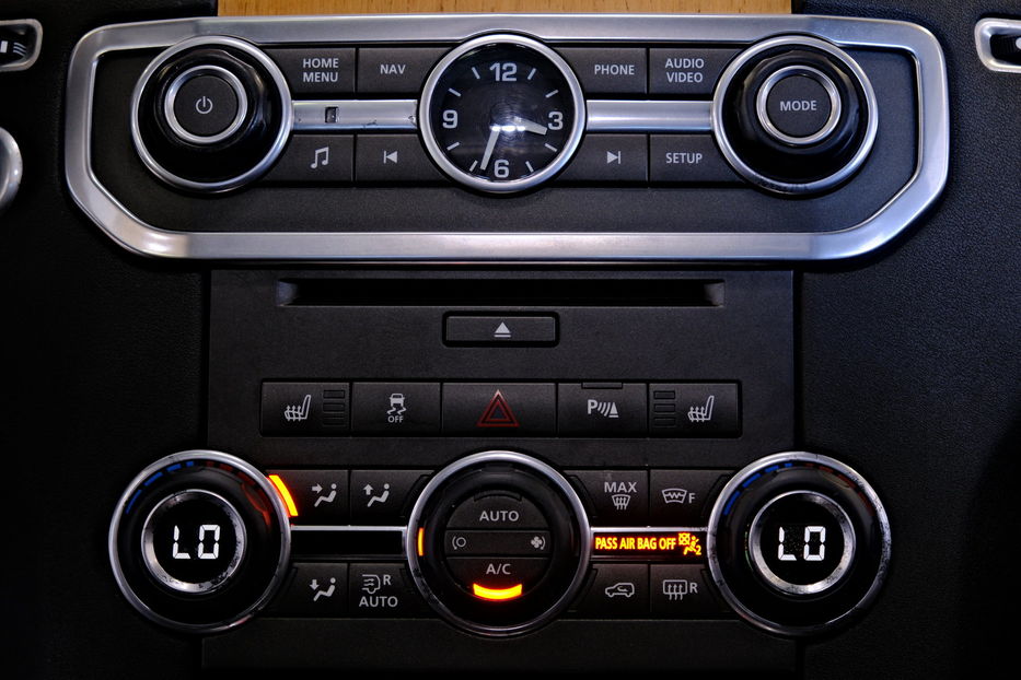 Продам Land Rover Discovery HSE 2014 года в Одессе
