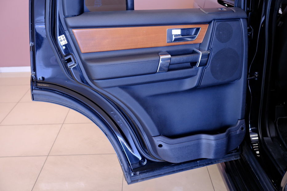 Продам Land Rover Discovery HSE 2014 года в Одессе