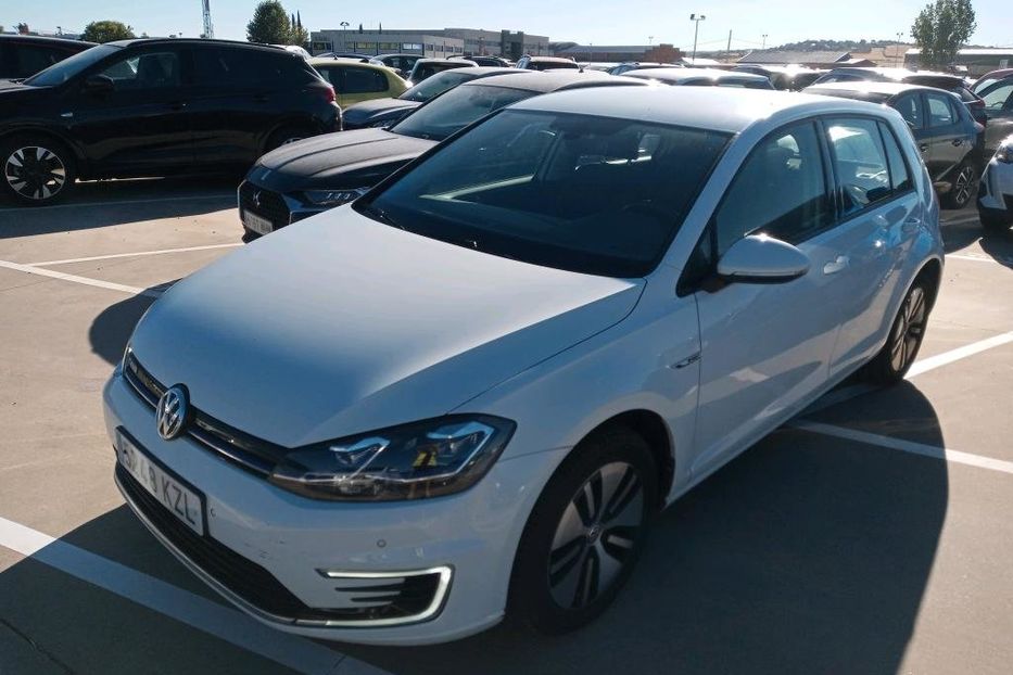 Продам Volkswagen e-Golf 36 KWH, vin  2019 года в Житомире