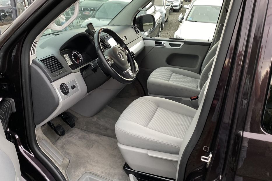 Продам Volkswagen Multivan 7 місць 2014 года в Луцке