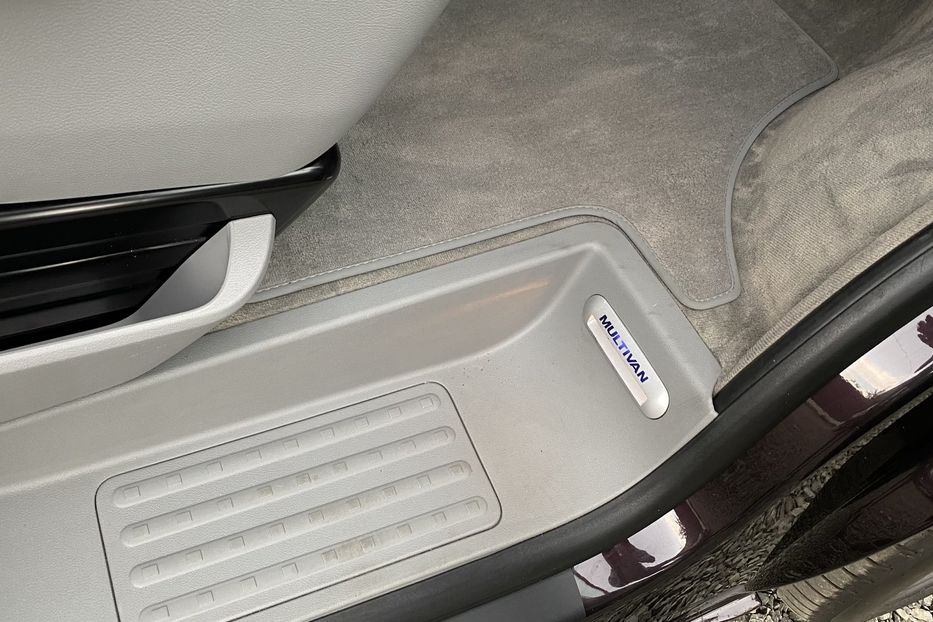 Продам Volkswagen Multivan 7 місць 2014 года в Луцке