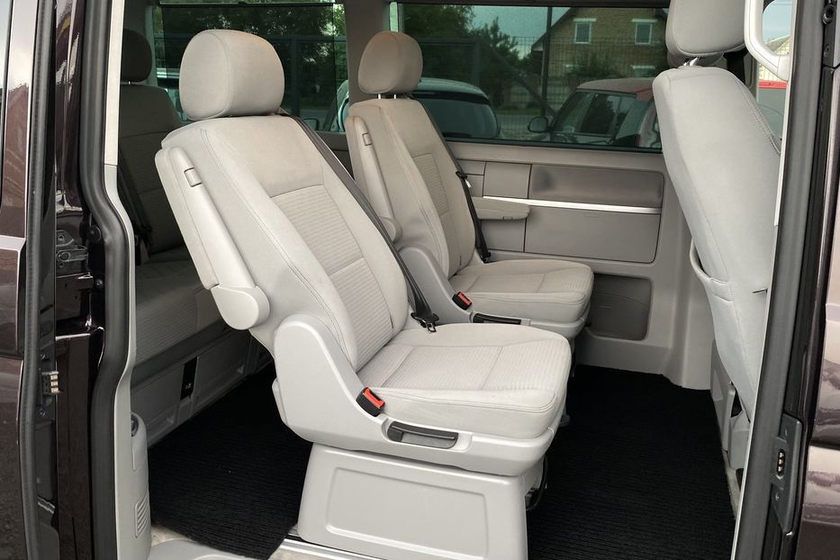 Продам Volkswagen Multivan 7 місць 2014 года в Луцке