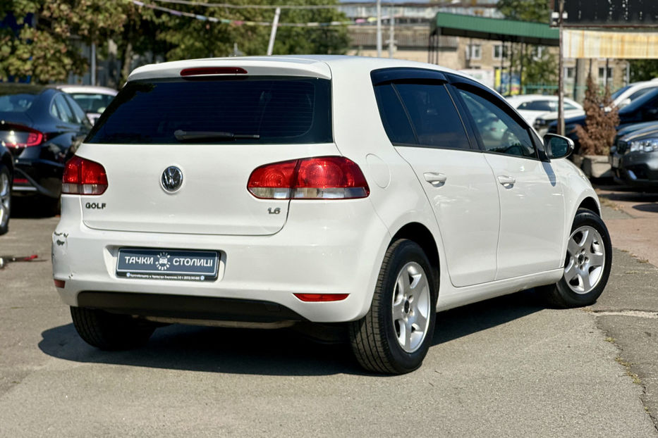 Продам Volkswagen Golf  VI 2010 года в Киеве