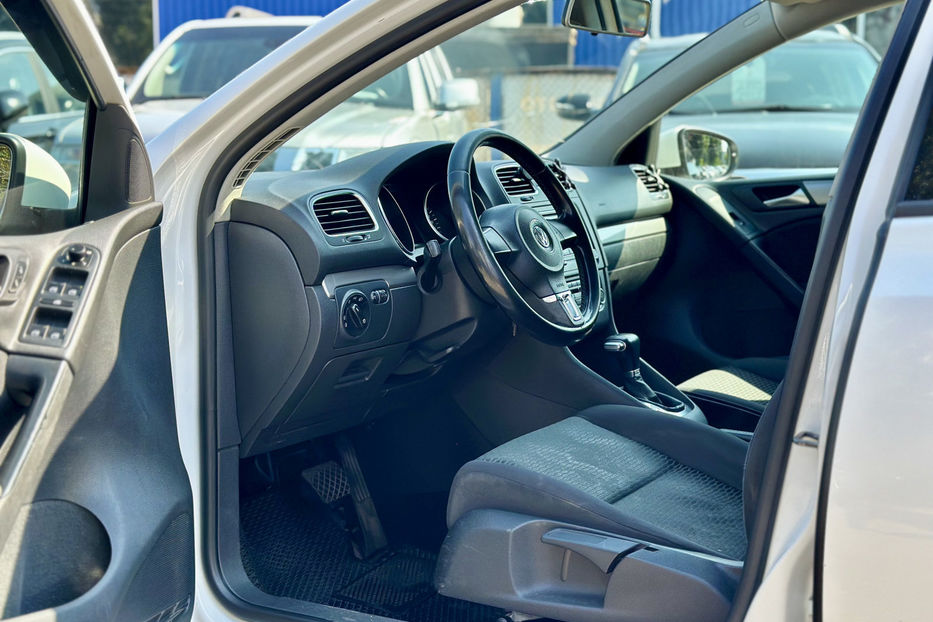 Продам Volkswagen Golf  VI 2010 года в Киеве