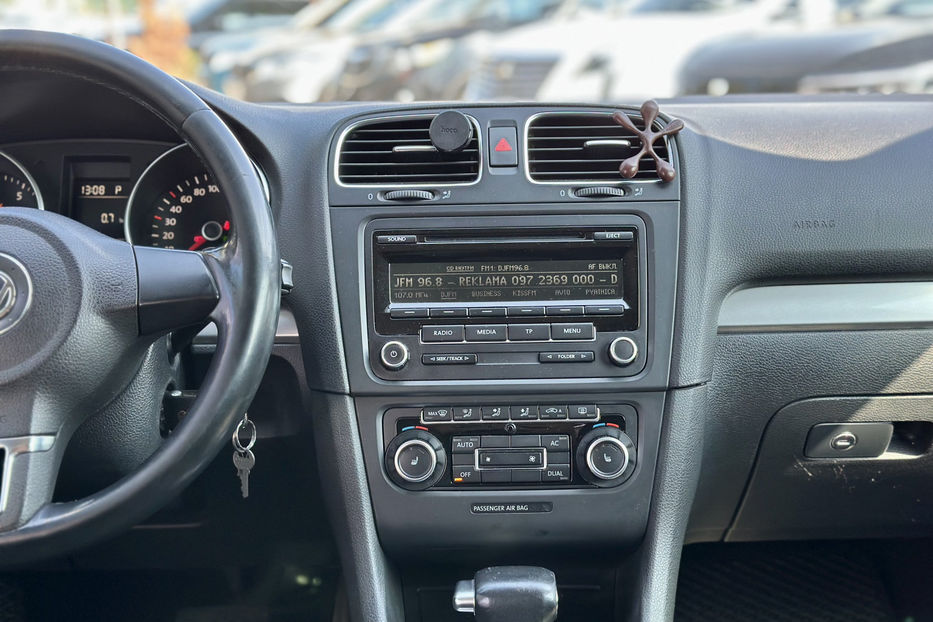 Продам Volkswagen Golf  VI 2010 года в Киеве