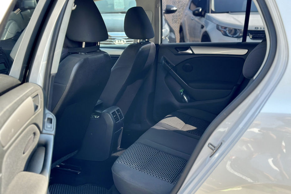 Продам Volkswagen Golf  VI 2010 года в Киеве
