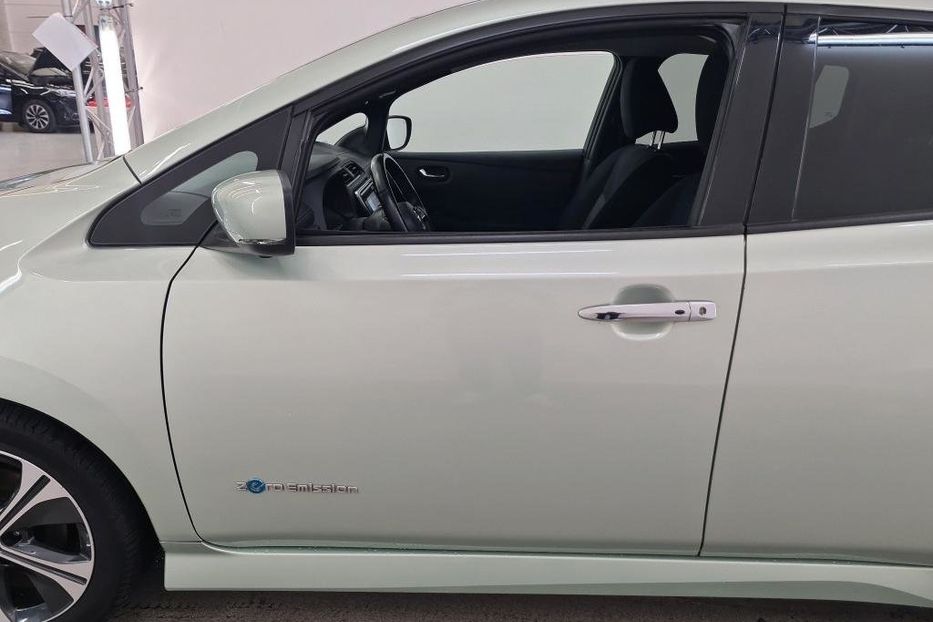 Продам Nissan Leaf EDITION 40kWh v8073 2018 года в Луцке