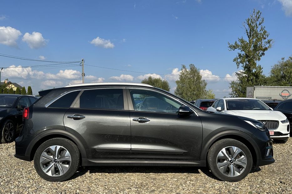 Продам Kia Niro 64 кВт Макс. комплектація Люк  2022 года в Львове