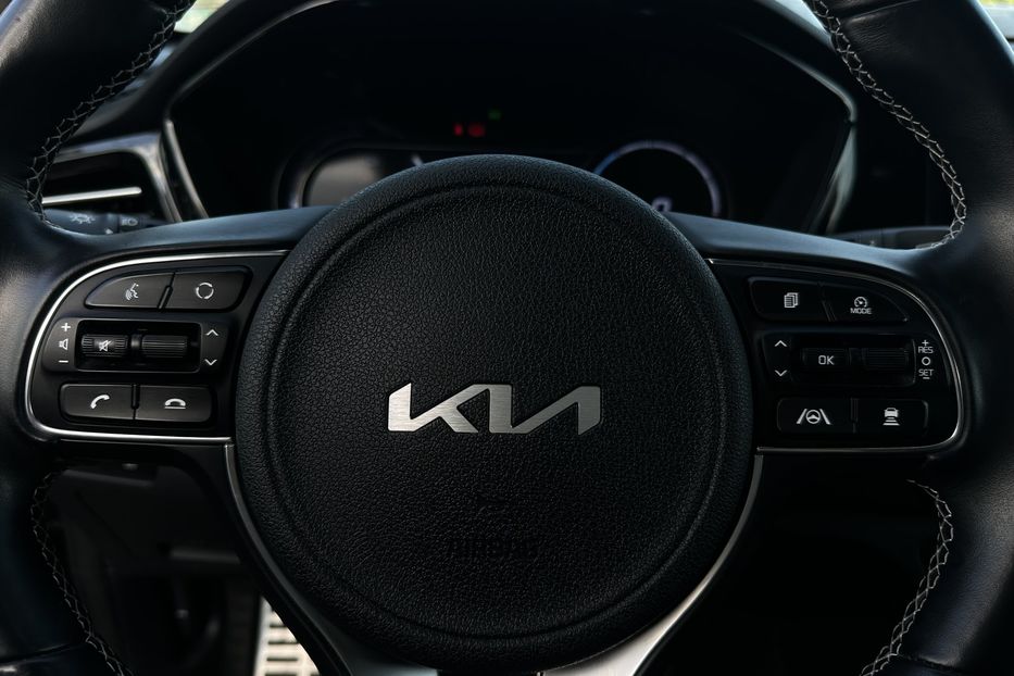 Продам Kia Niro 64 кВт Макс. комплектація Люк  2022 года в Львове