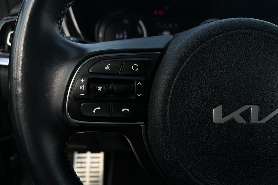 Продам Kia Niro 64 кВт Макс. комплектація Люк  2022 года в Львове