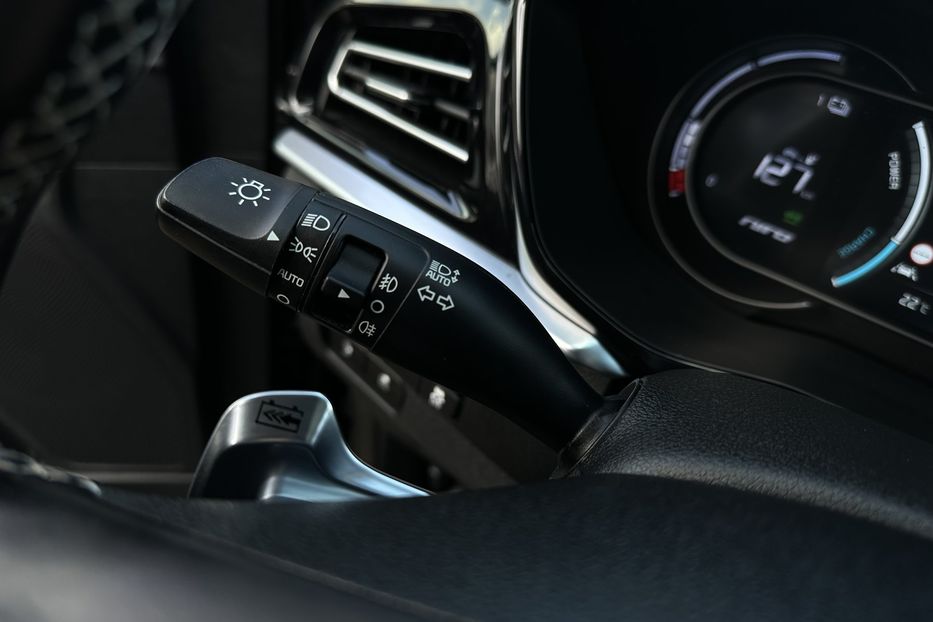 Продам Kia Niro 64 кВт Макс. комплектація Люк  2022 года в Львове