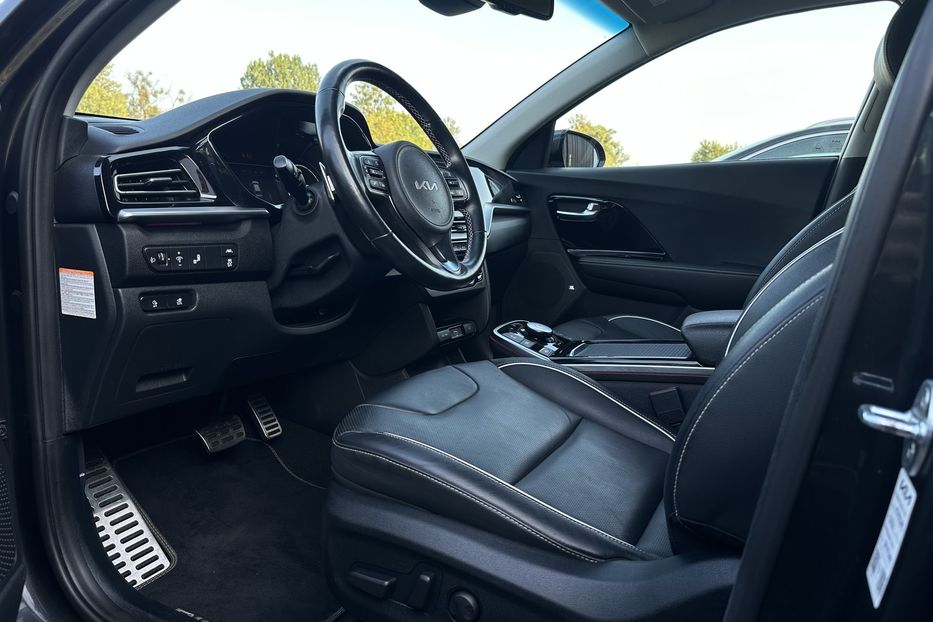 Продам Kia Niro 64 кВт Макс. комплектація Люк  2022 года в Львове