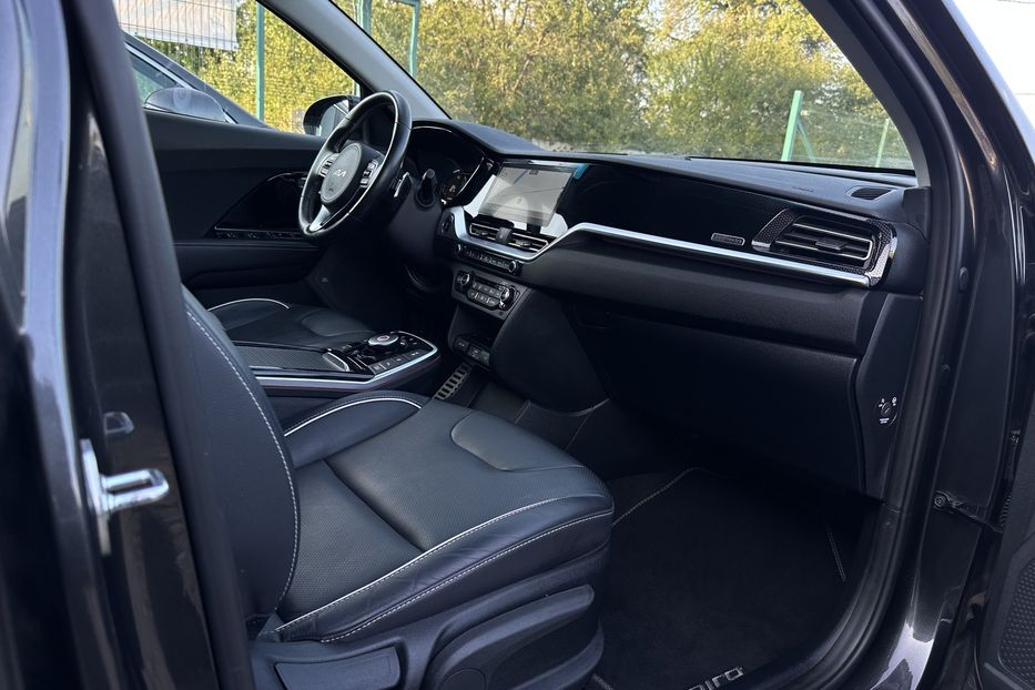 Продам Kia Niro 64 кВт Макс. комплектація Люк  2022 года в Львове