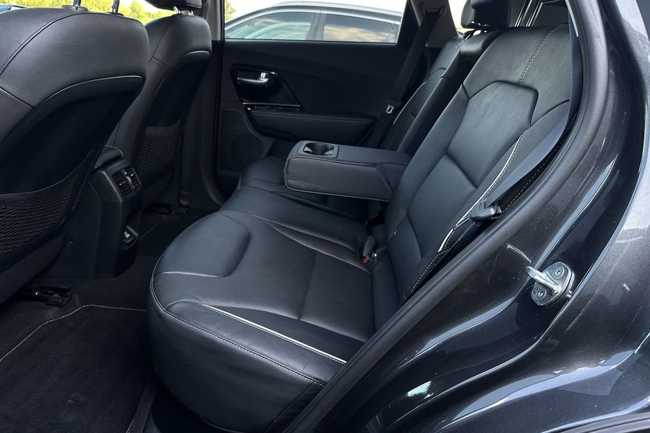Продам Kia Niro 64 кВт Макс. комплектація Люк  2022 года в Львове
