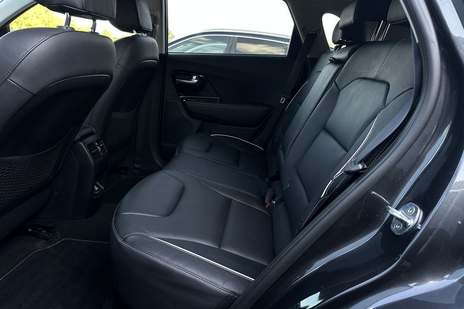 Продам Kia Niro 64 кВт Макс. комплектація Люк  2022 года в Львове
