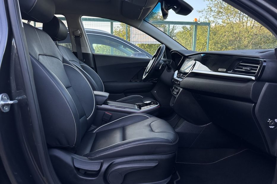 Продам Kia Niro 64 кВт Макс. комплектація Люк  2022 года в Львове