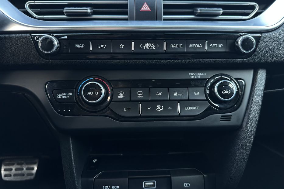 Продам Kia Niro 64 кВт Макс. комплектація Люк  2022 года в Львове