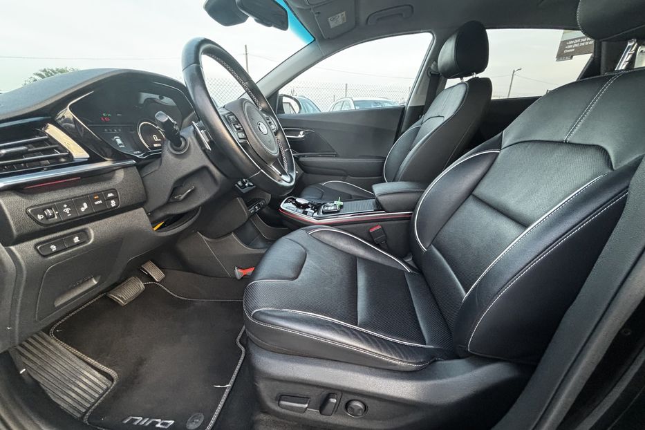 Продам Kia Niro 64 квт 2020 года в Львове