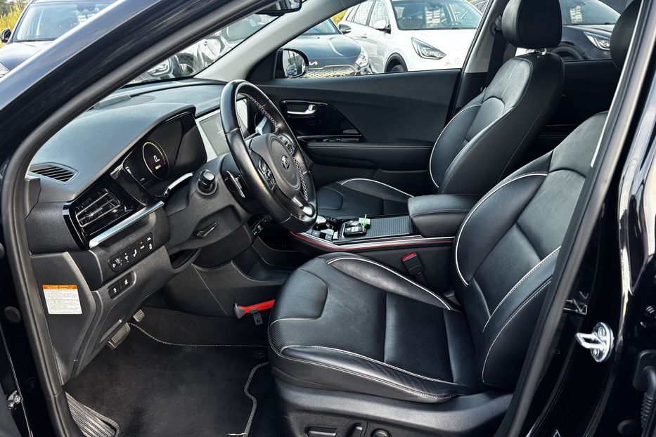 Продам Kia Niro 64 квт 2020 года в Львове