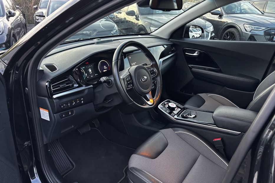 Продам Kia Niro 64квт  2021 года в Львове
