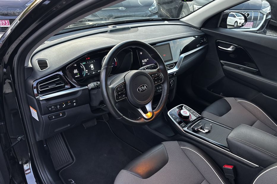 Продам Kia Niro 64квт  2021 года в Львове