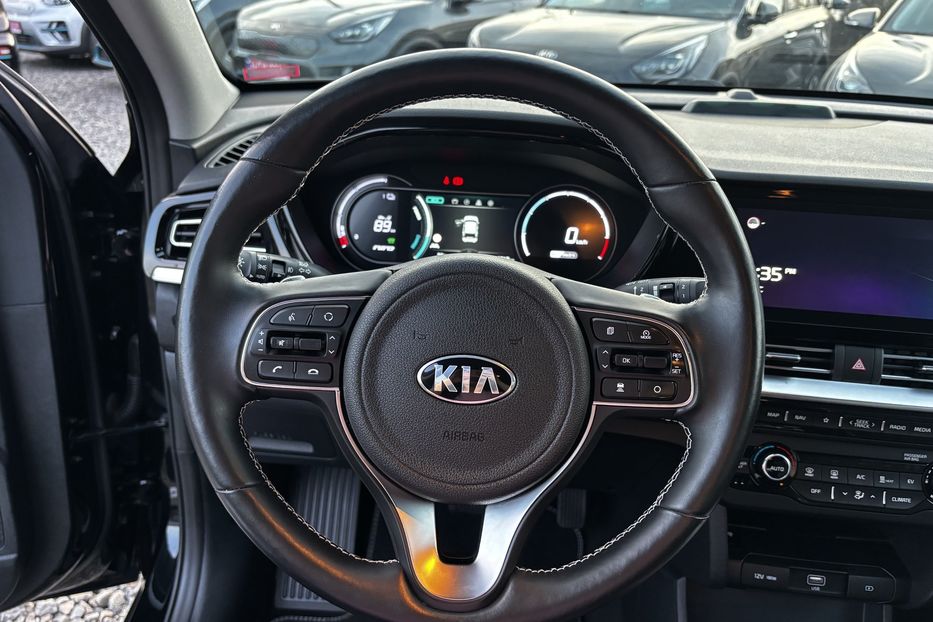 Продам Kia Niro 64квт  2021 года в Львове