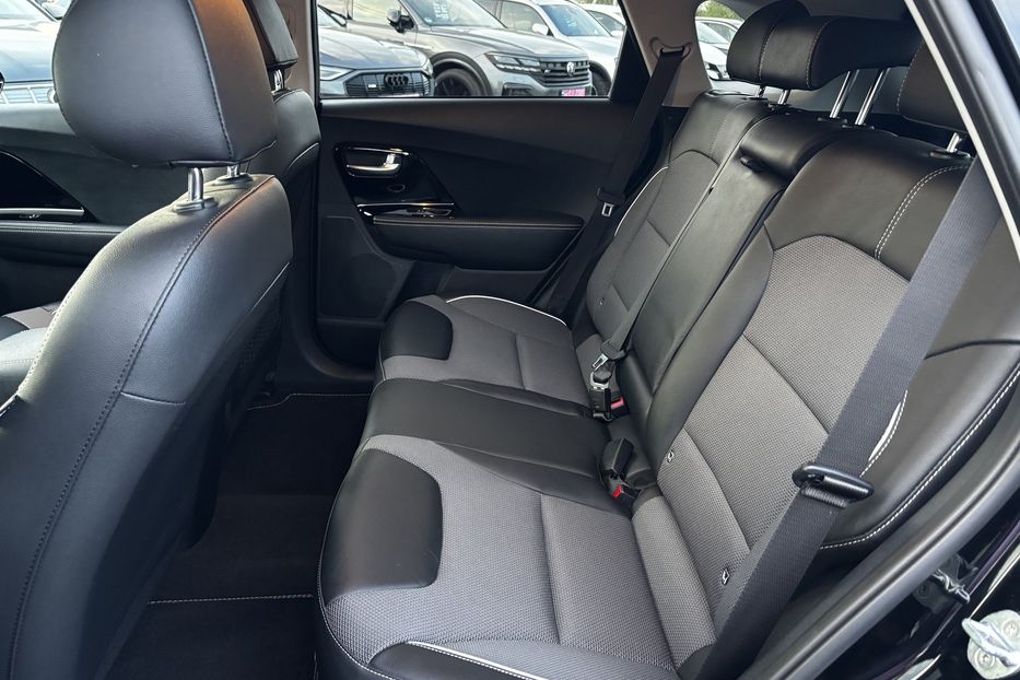 Продам Kia Niro 64квт  2021 года в Львове