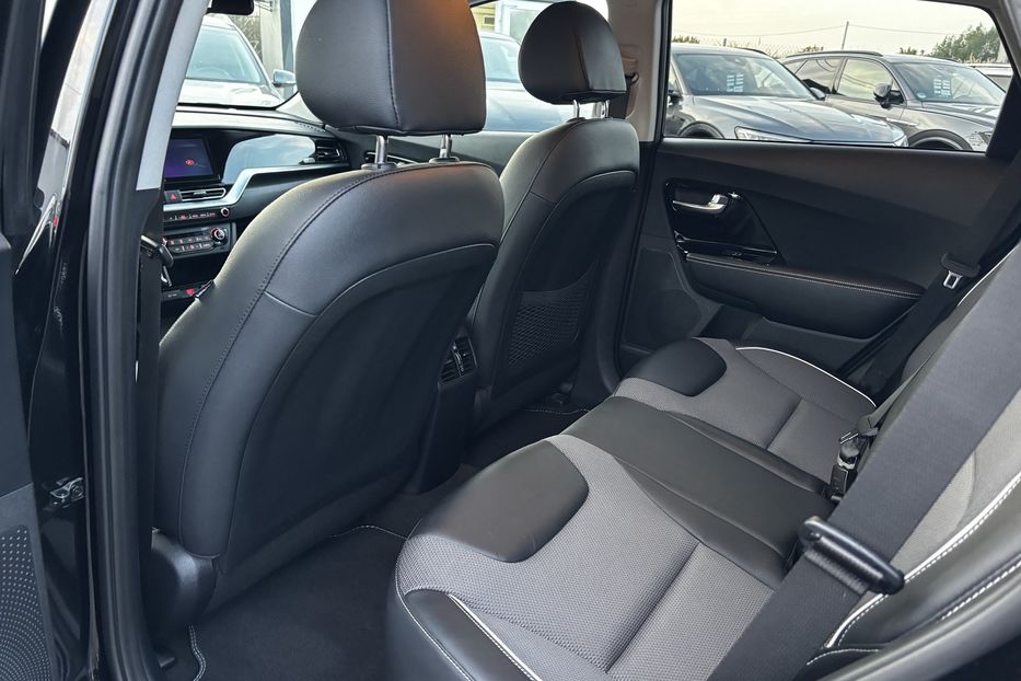 Продам Kia Niro 64квт  2021 года в Львове