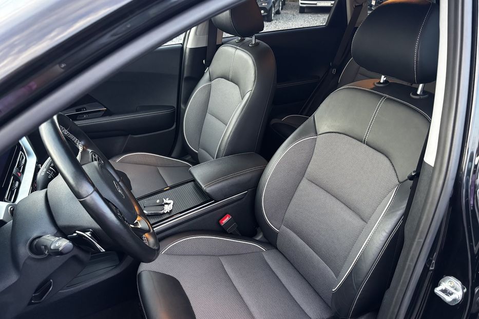 Продам Kia Niro 64квт  2021 года в Львове