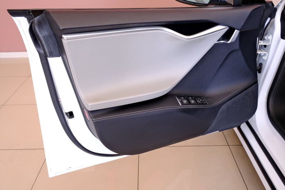 Продам Tesla Model S 2016 года в Одессе