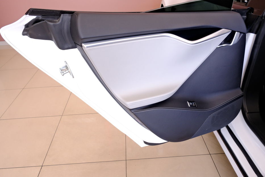 Продам Tesla Model S 2016 года в Одессе
