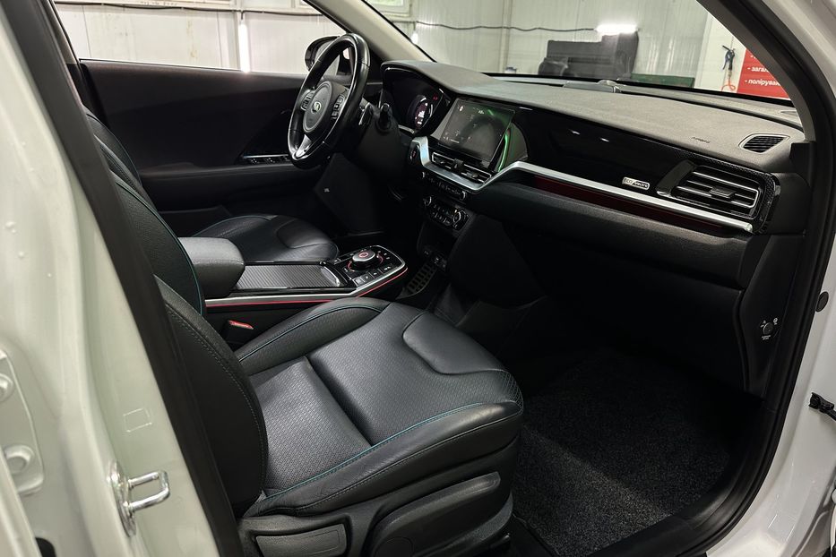 Продам Kia Niro 64 кВт Макс. комплектація Люк 2020 года в Львове